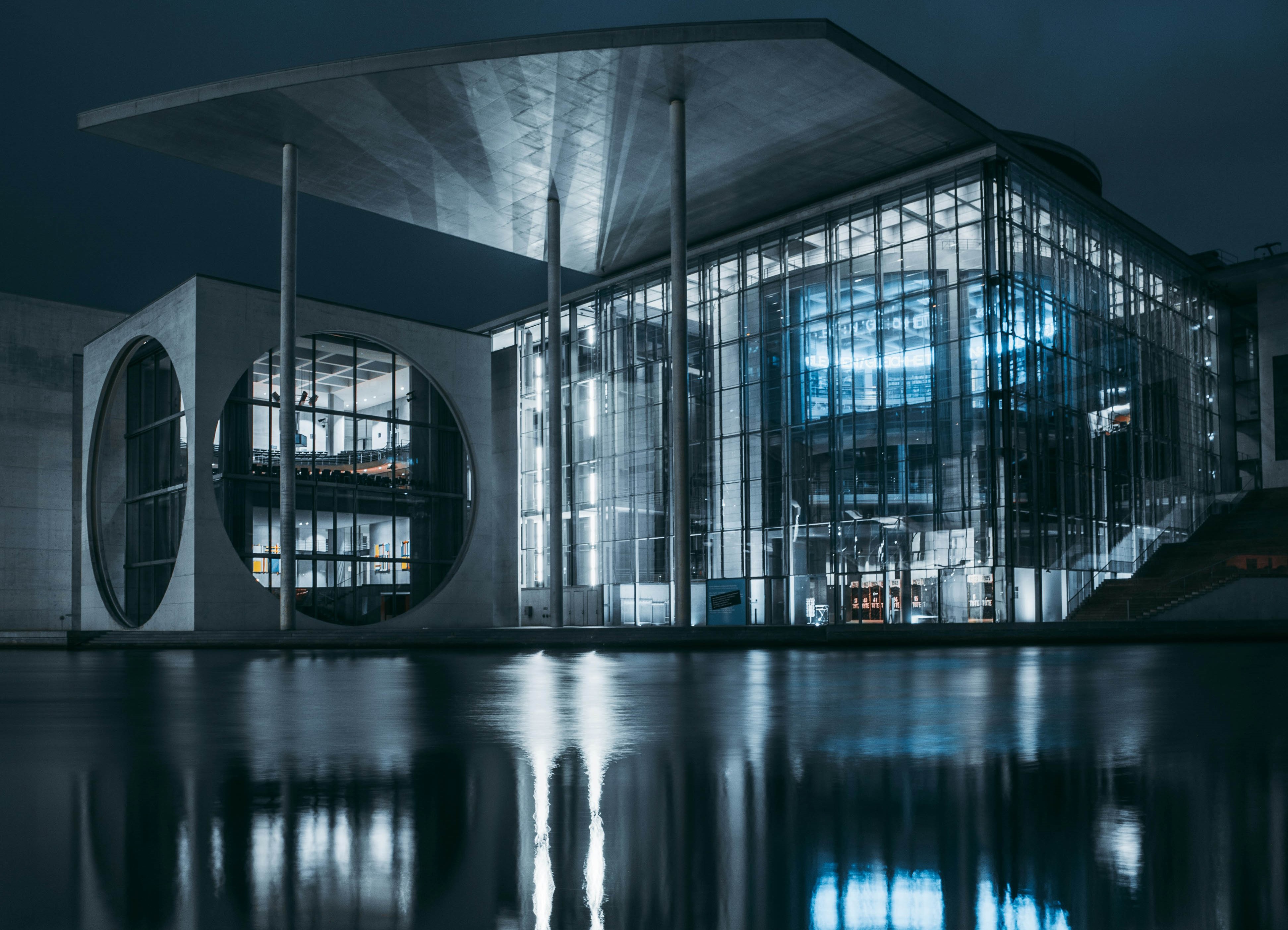 bbin宝盈集团官网-苹果推出两款全新Studio Display显示器：27英寸＋5K